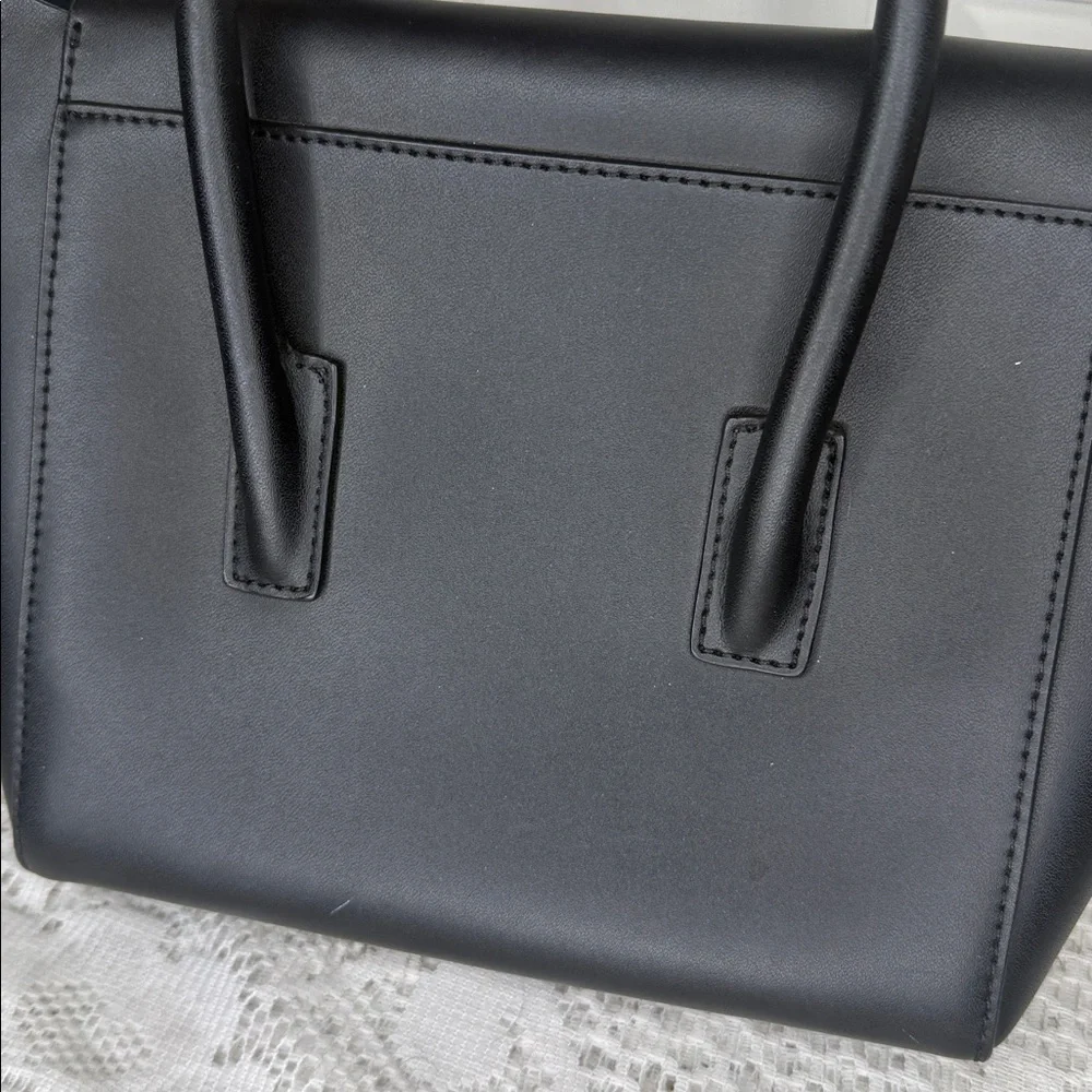 HiEleven black leather small handbag
